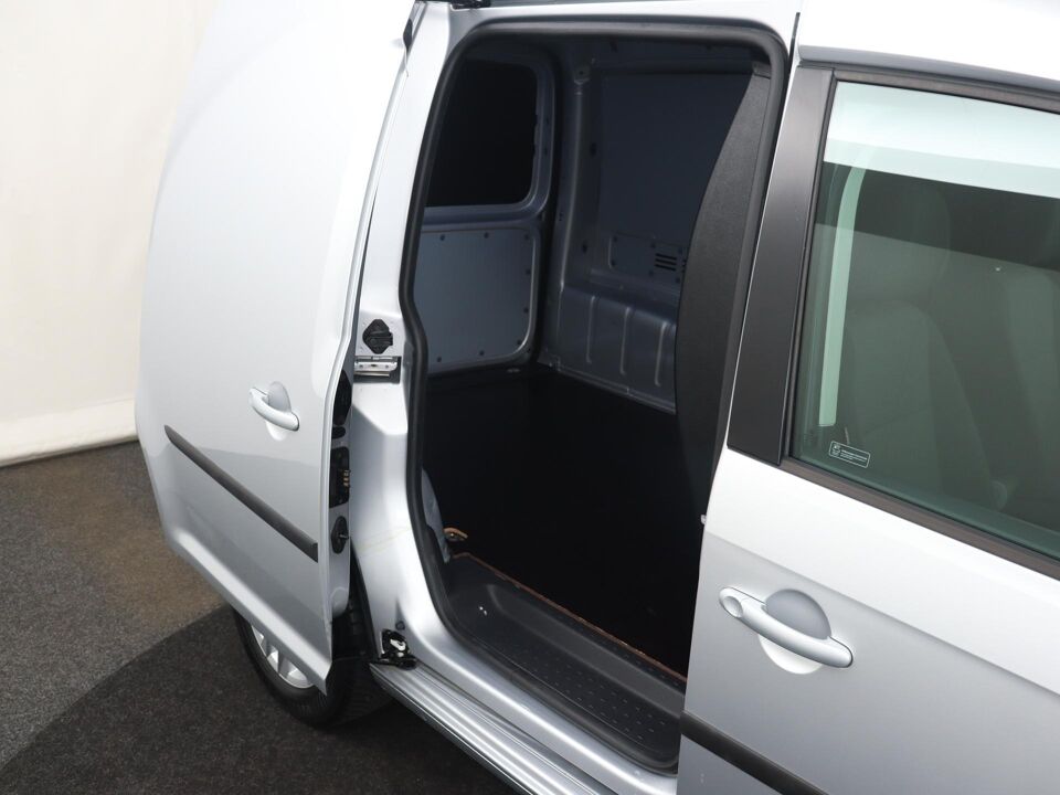 VW-Bedrijfswagens Caddy 2.0 TDI 102 PK DSG L1H1 BMT Highline