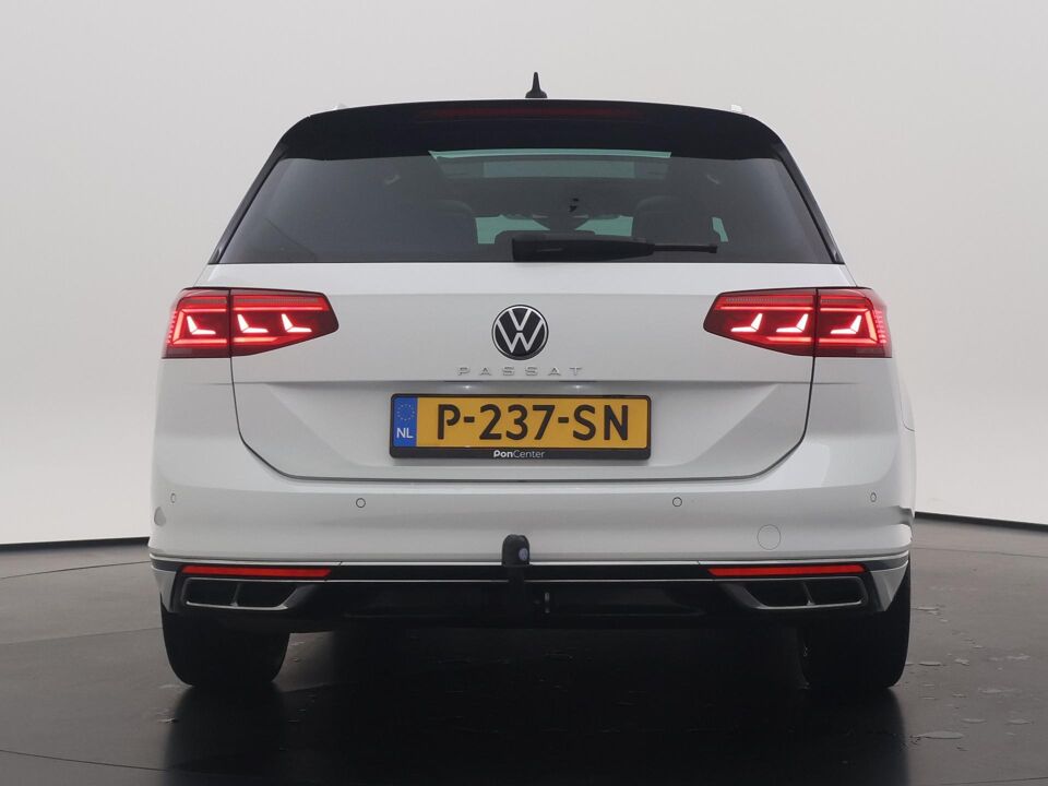 Volkswagen Passat Variant 1.5 TSI R-Line Business +