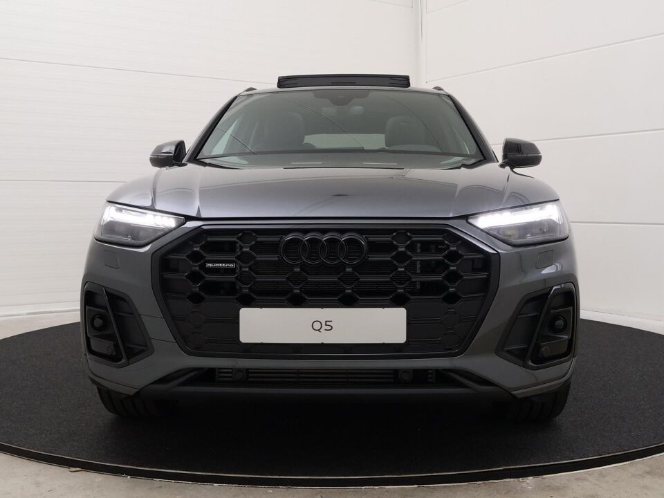 Audi Q5 S edition Competition 50 TFSIe 220 kW / 299 pk