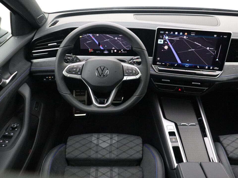 Volkswagen Passat Variant R-Line-Edition 1.5 110 kW / 150 pk eTSI Variant 7