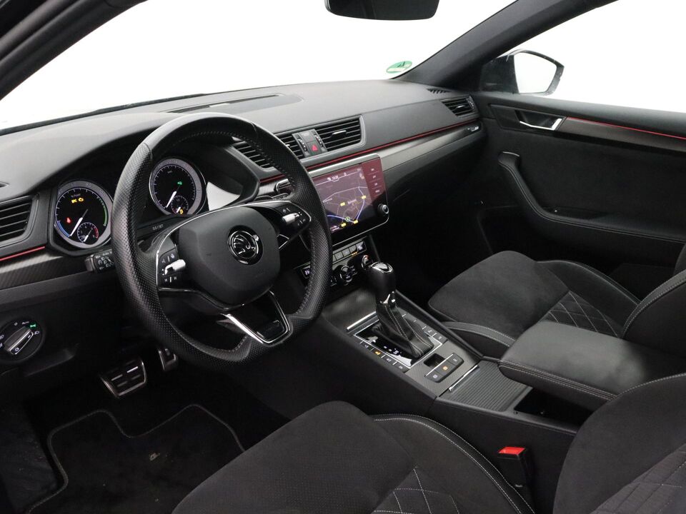 Škoda Superb Combi 1.4 TSI iV Sportline Business
