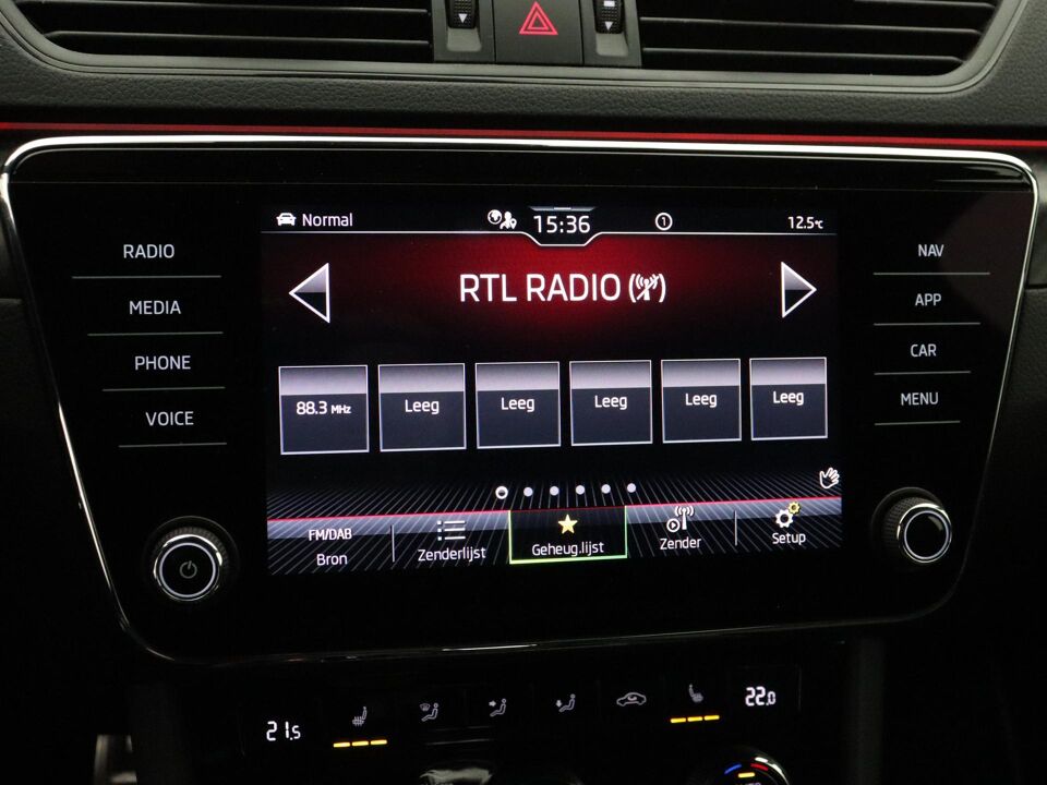 Škoda Superb Combi 1.4 TSI iV Sportline Business