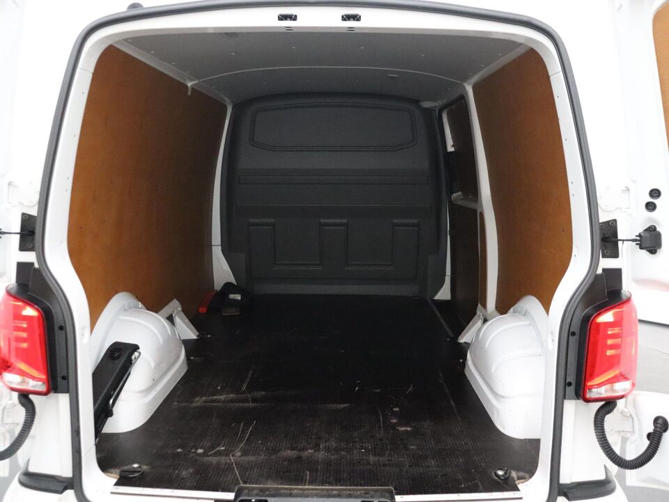 VW-Bedrijfswagens Transporter 2.0 TDI 150 PK DSG L2H1 28 Bulli