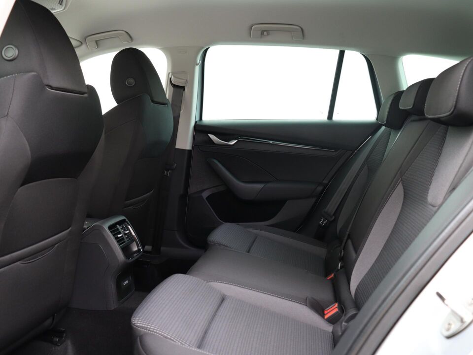 Škoda Octavia Combi Business Edition Plus 1.5 TSI m-HEV 85 kW / 115 PK