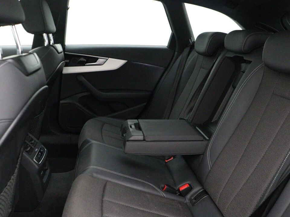 Audi A4 Avant 35 TFSI S edition