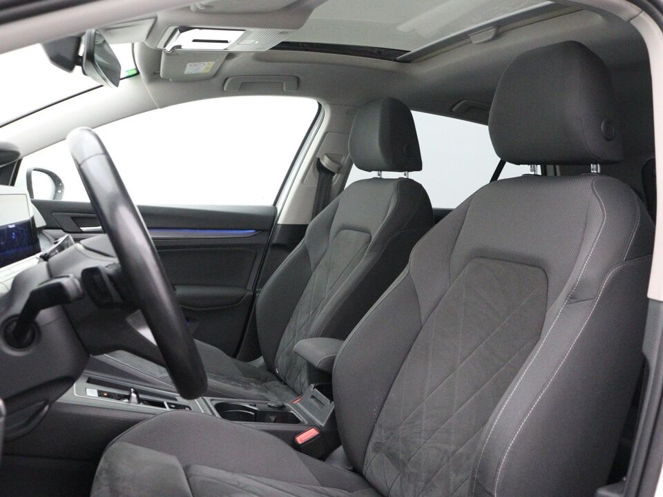 Volkswagen Golf 1.5 eTSI Style