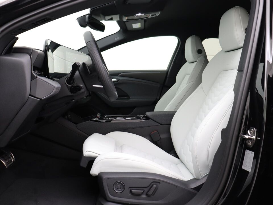 Audi A6 Avant e-tron S edition 100kWh 270 kW / 367 PK
