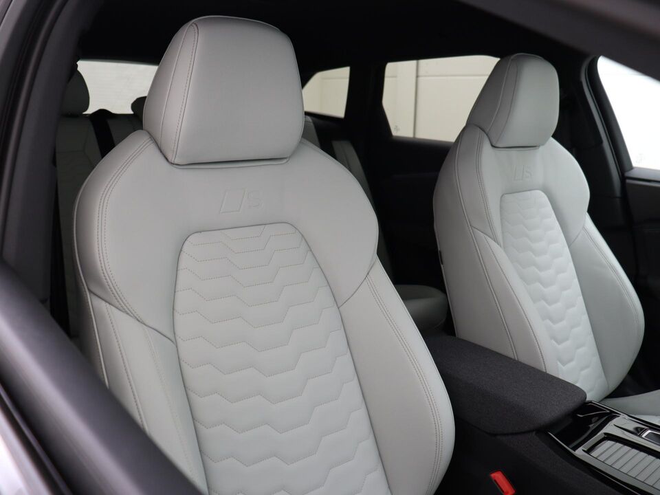 Audi A6 Avant e-tron S edition 100kWh 270 kW / 367 PK