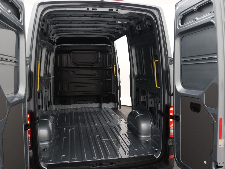 VW-Bedrijfswagens Crafter Highline L3H3 2.0 TDI 130 kW / 177 pk