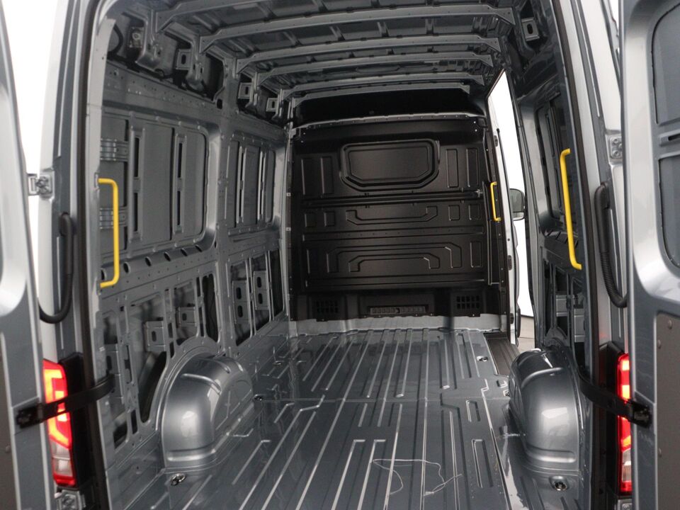 VW-Bedrijfswagens Crafter Highline L3H3 2.0 TDI 130 kW / 177 pk