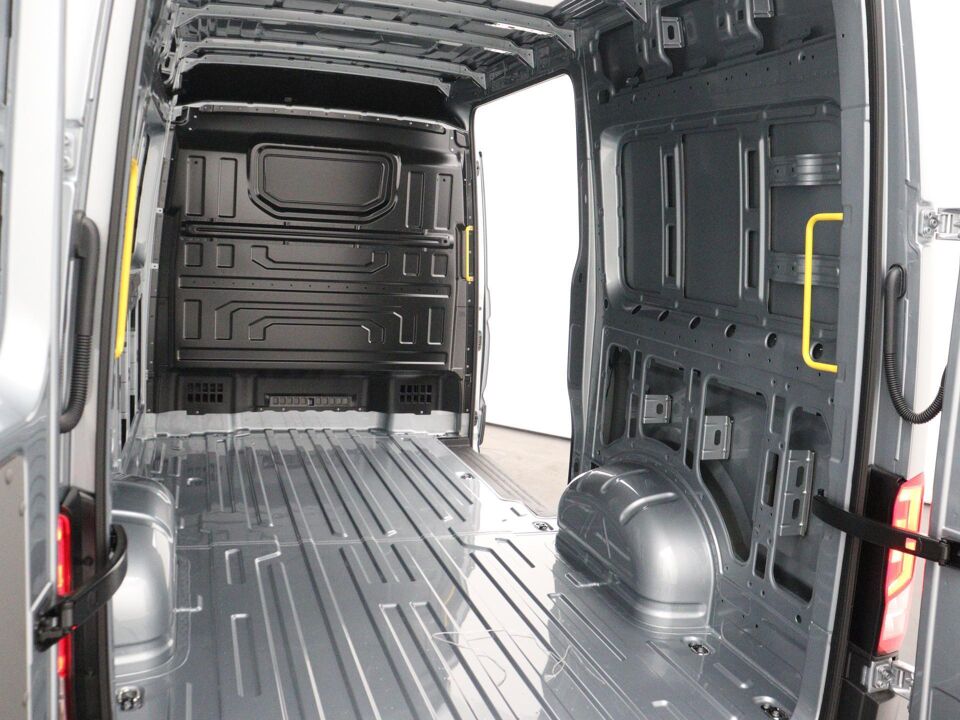 VW-Bedrijfswagens Crafter Highline L3H3 2.0 TDI 130 kW / 177 pk