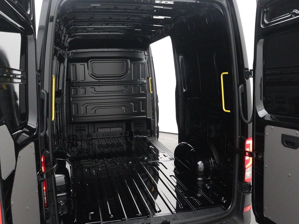 VW-Bedrijfswagens Crafter Highline L3H3 2.0 TDI 103 kW / 140 pk