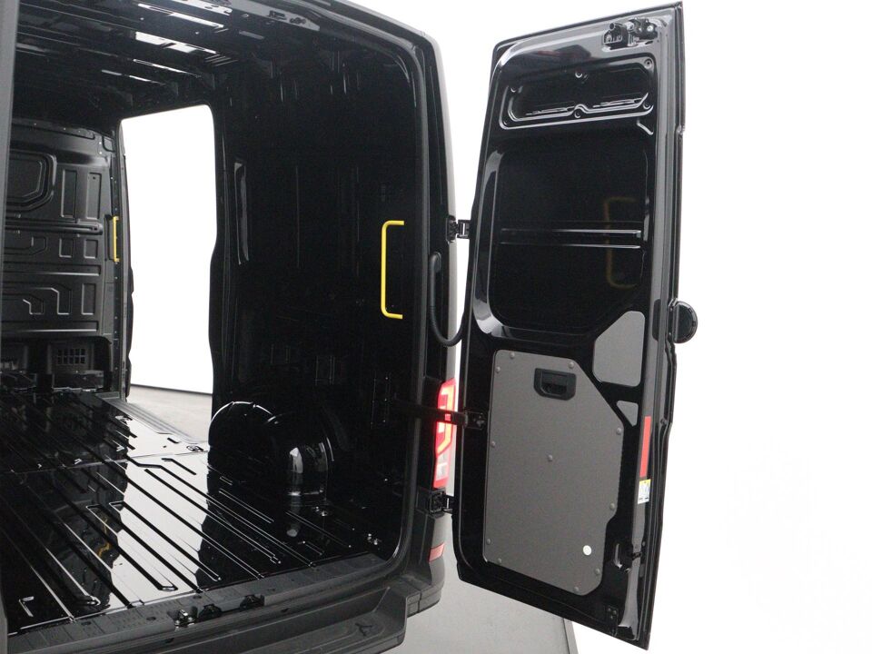 VW-Bedrijfswagens Crafter Highline L3H3 2.0 TDI 103 kW / 140 pk