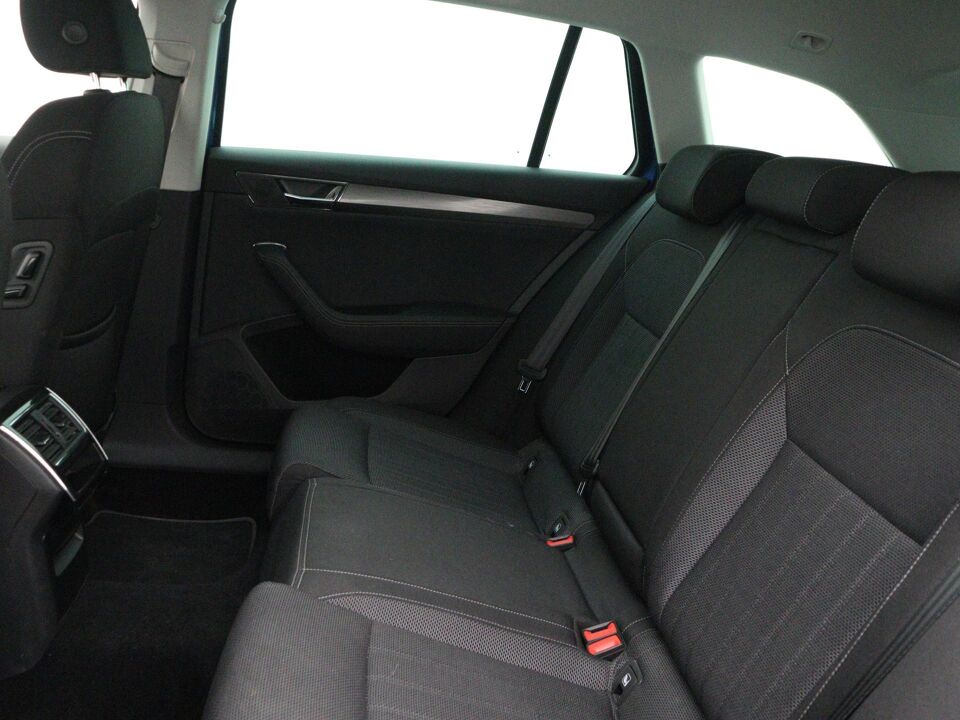 Škoda Superb Combi 1.4 TSI iV Business Edition Plus