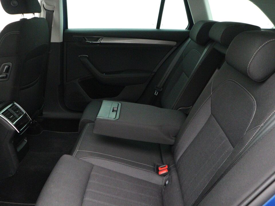 Škoda Superb Combi 1.4 TSI iV Business Edition Plus