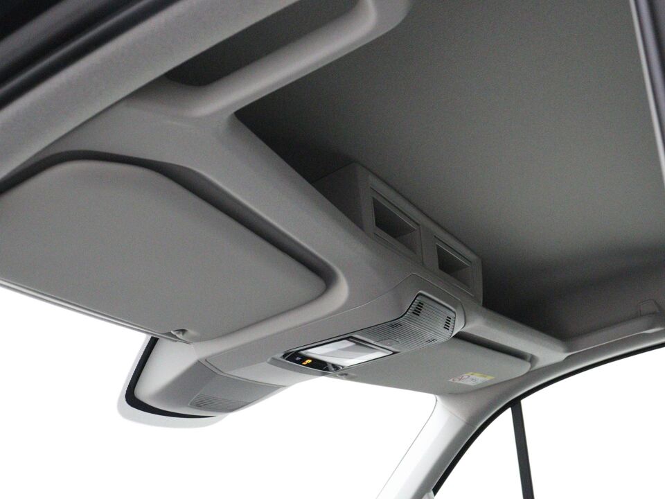 VW-Bedrijfswagens Crafter Highline L3H3 2.0 TDI 130 kW / 177 pk