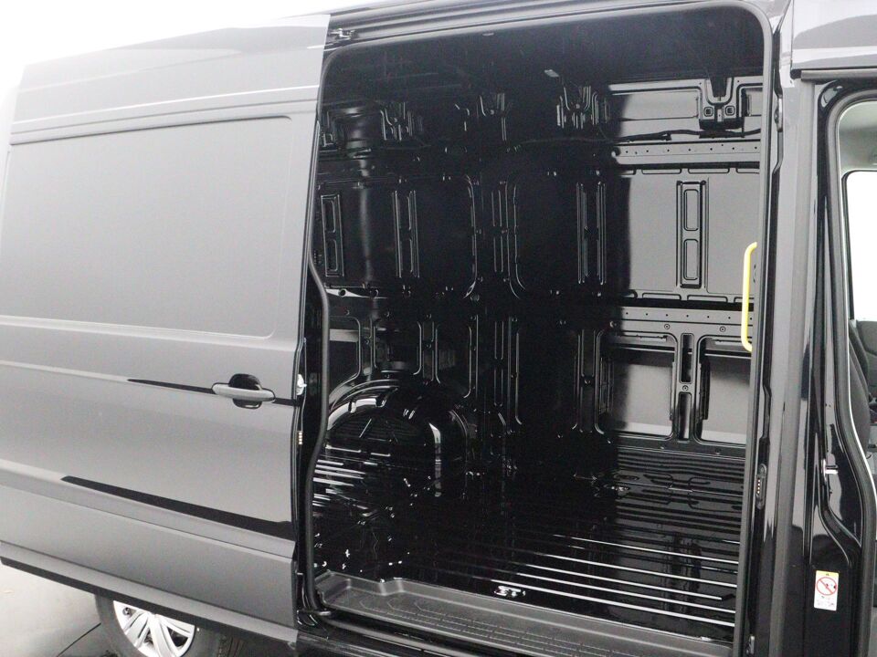 VW-Bedrijfswagens Crafter Highline L3H3 2.0 TDI 130 kW / 177 pk