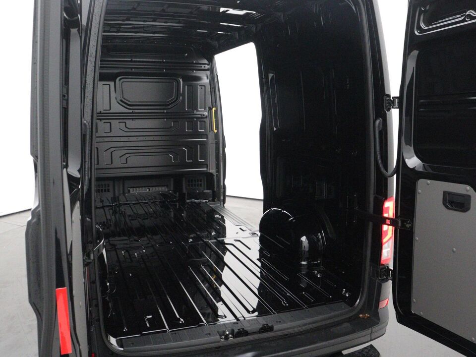 VW-Bedrijfswagens Crafter Highline L3H3 2.0 TDI 103 kW / 140 pk