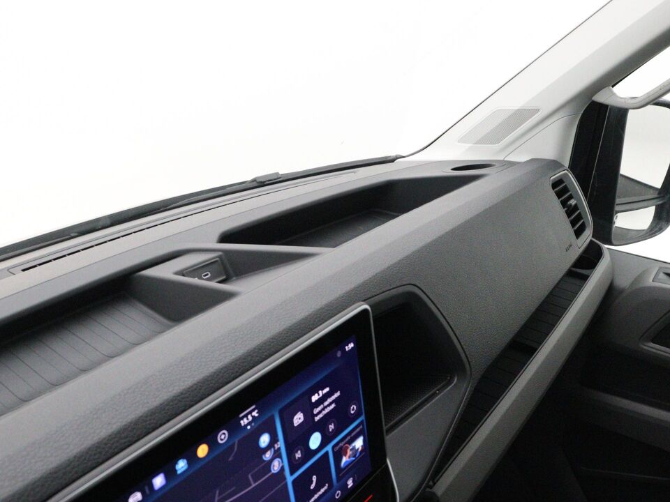 VW-Bedrijfswagens Crafter Highline L3H3 2.0 TDI 103 kW / 140 pk