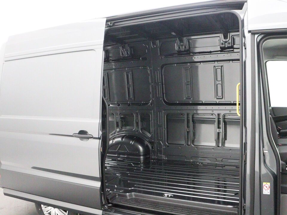 VW-Bedrijfswagens Crafter Highline L3H3 2.0 TDI 130 kW / 177 pk