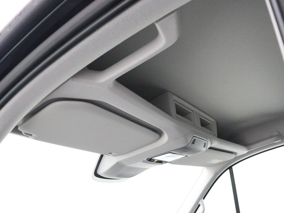VW-Bedrijfswagens Crafter Highline L3H2 2.0 TDI 103 kW / 140 pk