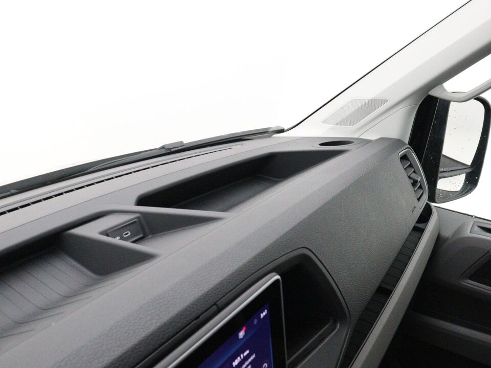VW-Bedrijfswagens Crafter Highline L3H2 2.0 TDI 103 kW / 140 pk