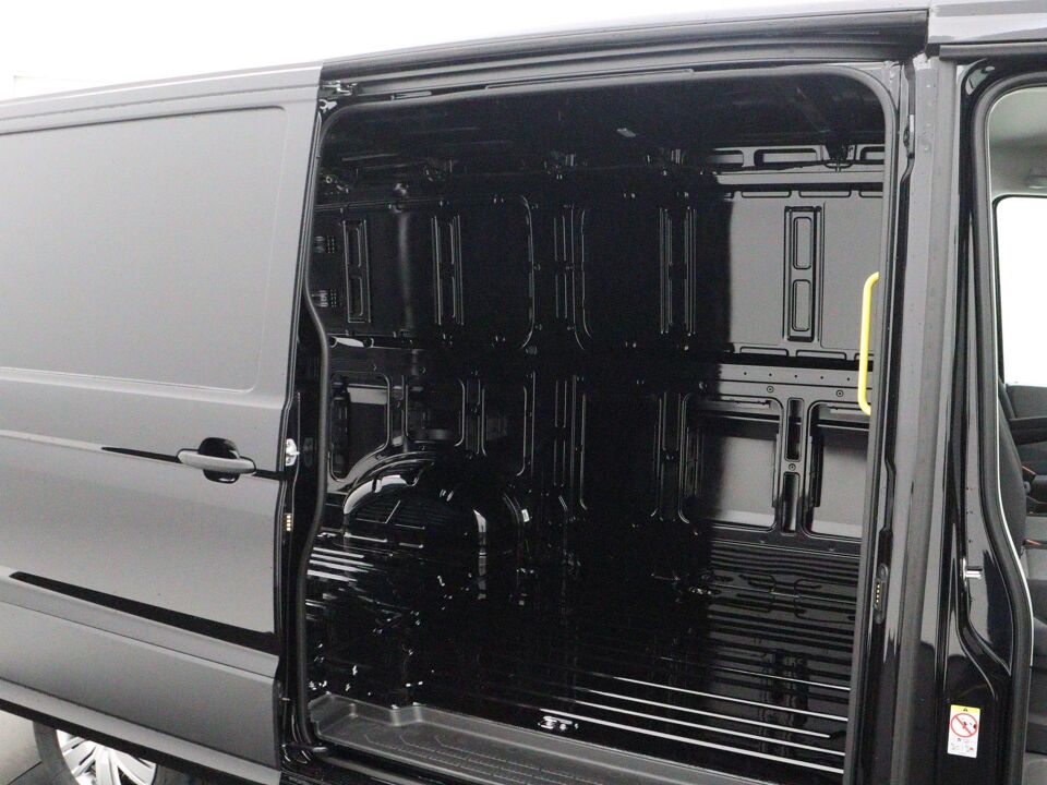 VW-Bedrijfswagens Crafter Highline L3H2 2.0 TDI 103 kW / 140 pk