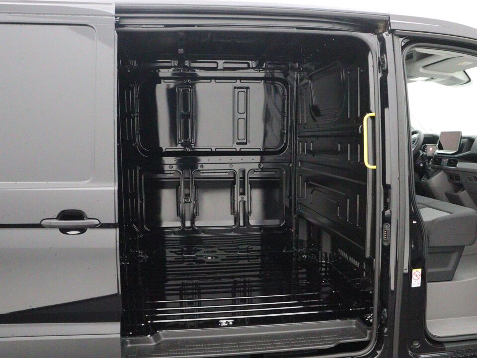 VW-Bedrijfswagens Crafter Highline L3H2 2.0 TDI 103 kW / 140 pk