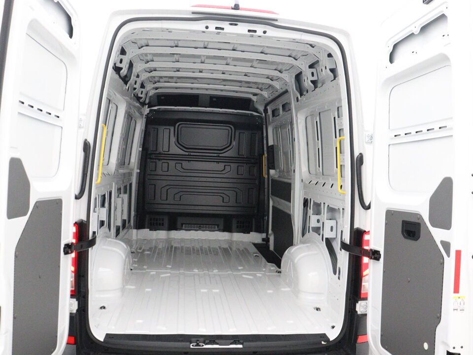 VW-Bedrijfswagens Crafter Exclusive L3H3 2.0 TDI 130 kW / 177 pk