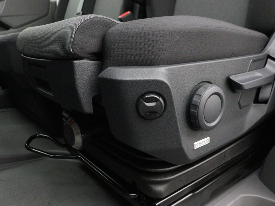 VW-Bedrijfswagens Crafter Highline L3H3 2.0 TDI 103 kW / 140 pk