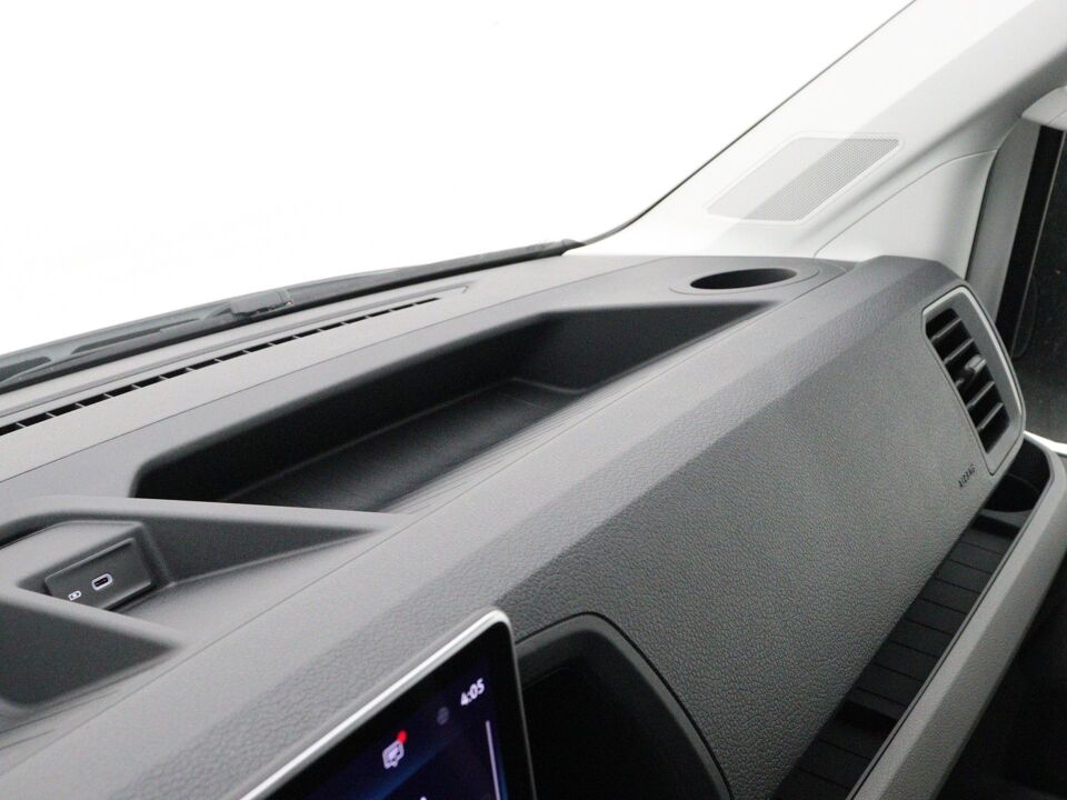 VW-Bedrijfswagens Crafter Highline L3H3 2.0 TDI 103 kW / 140 pk