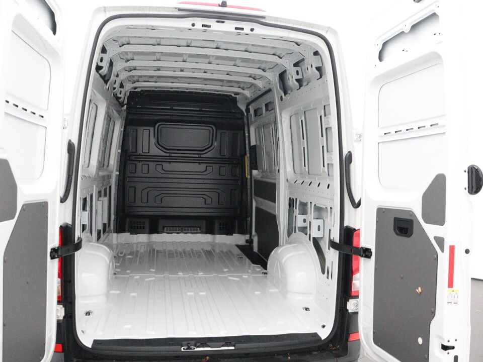 VW-Bedrijfswagens Crafter Highline L3H3 2.0 TDI 103 kW / 140 pk
