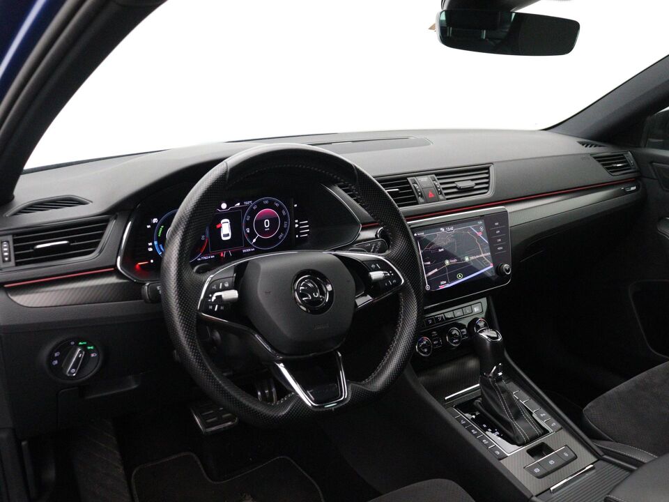 Škoda Superb Combi 1.4 TSI iV Sportline Business