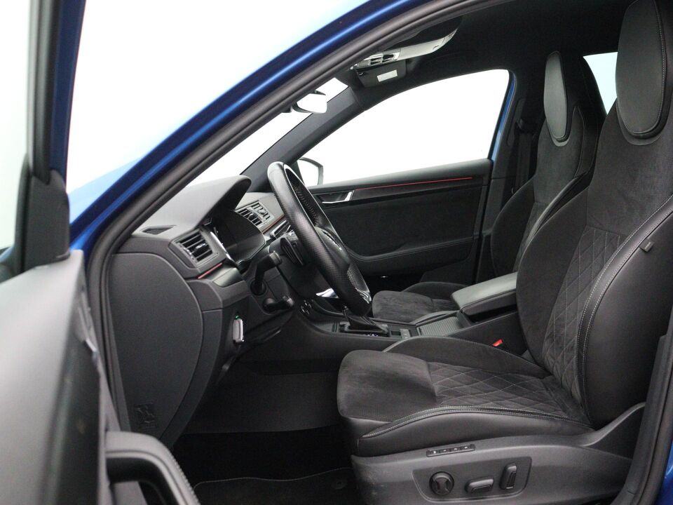 Škoda Superb Combi 1.4 TSI iV Sportline Business