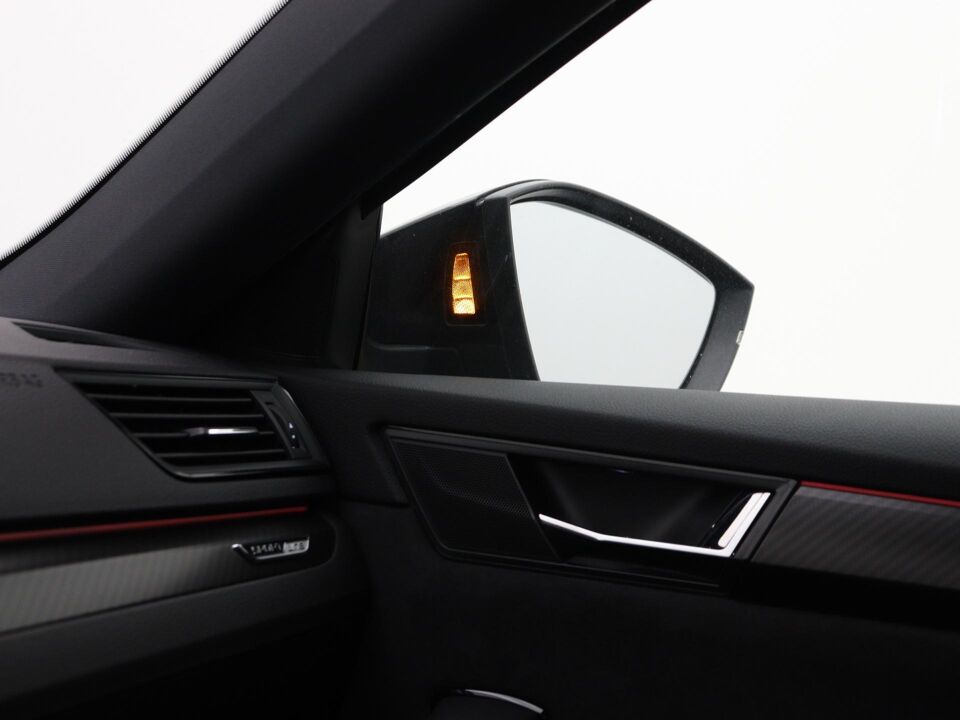 Škoda Superb Combi 1.4 TSI iV Sportline Business
