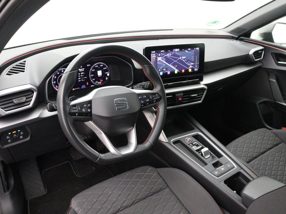 SEAT Leon Sportstourer 1.5 eTSI FR Launch Edition