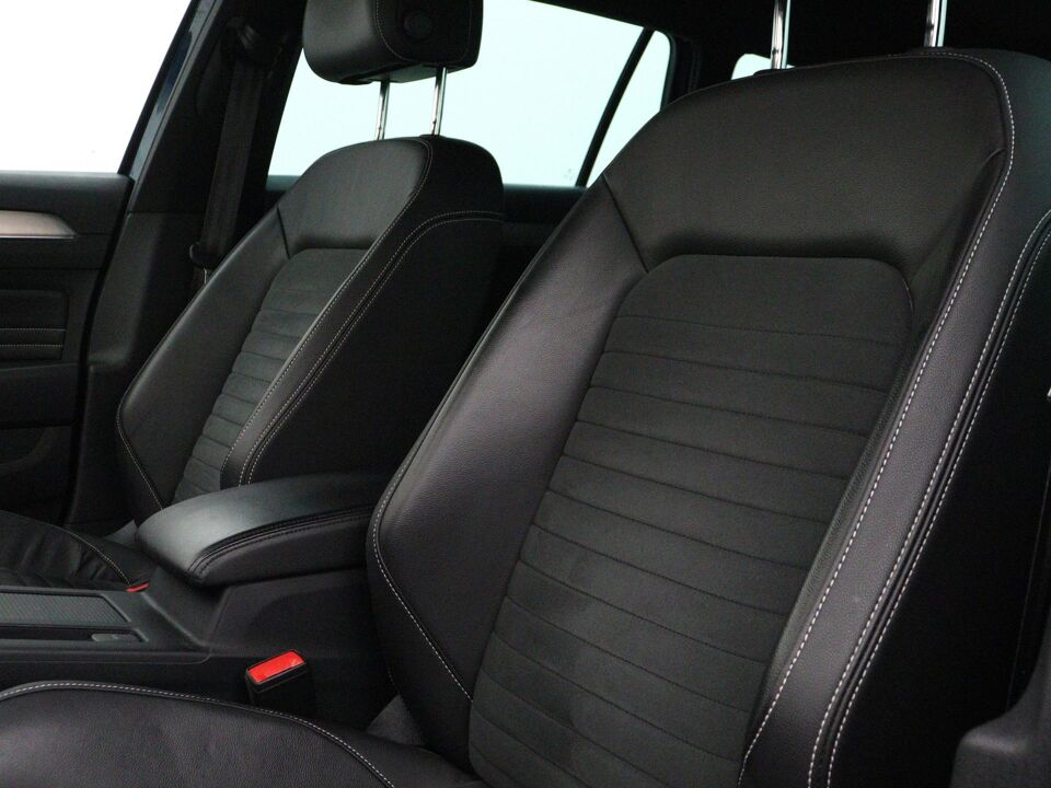 Volkswagen Passat Variant 1.5 TSI R-Line Business +