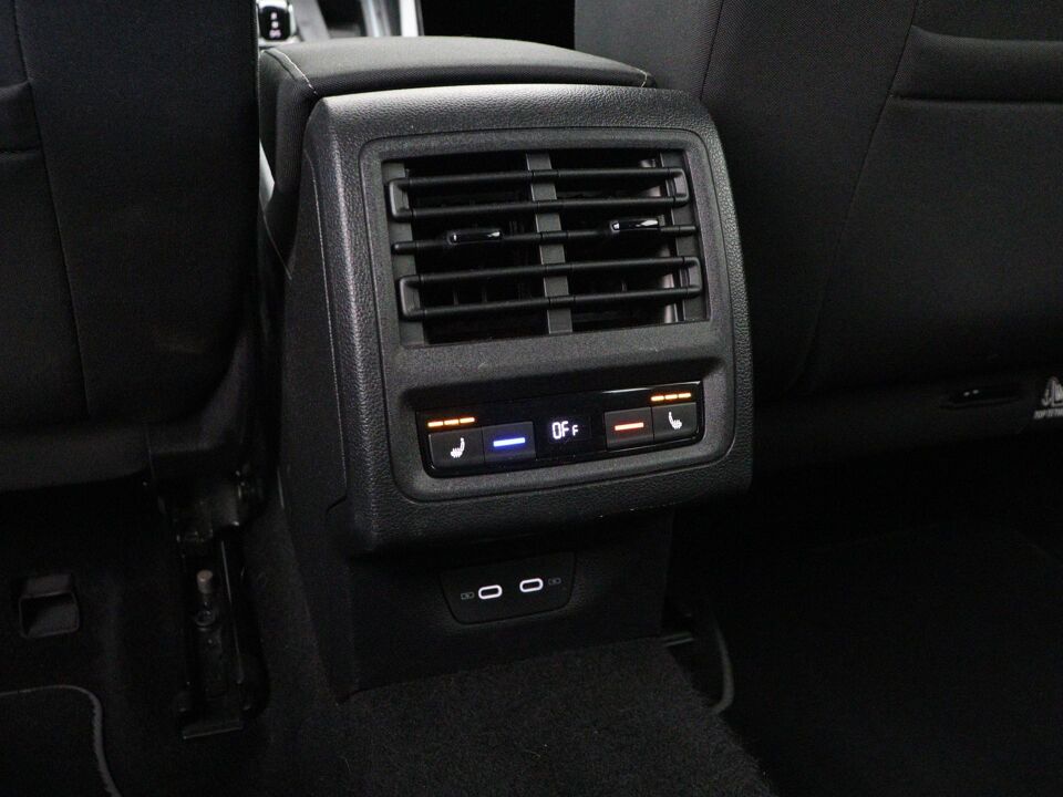 Volkswagen GOLF Variant 1.5 eTSI Life Business