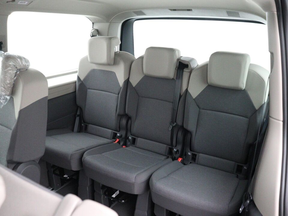 Volkswagen Multivan Economy Business L2 1.5 eHybrid 180 kW / 245pk