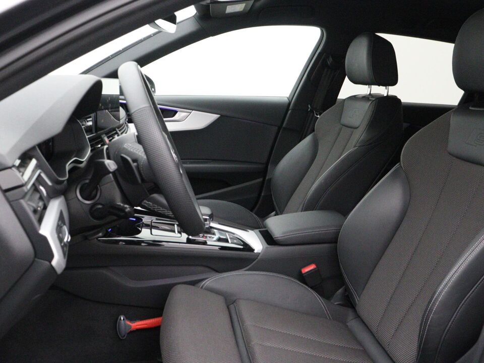 Audi A4 Avant 35 TFSI S edition Competition