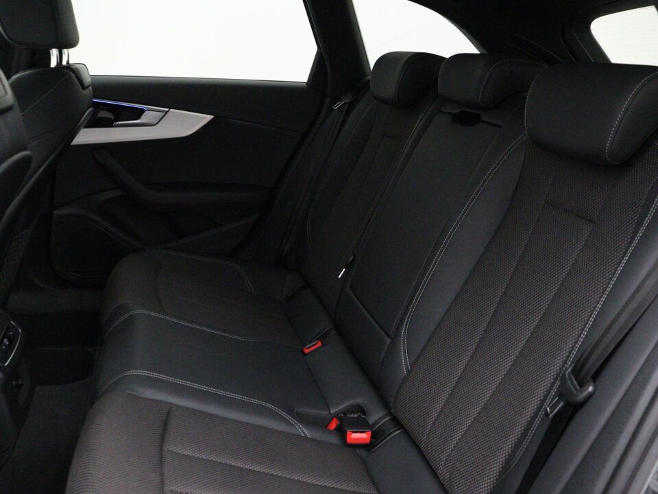 Audi A4 Avant 35 TFSI S edition Competition