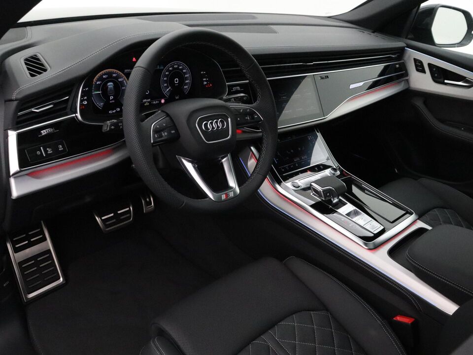 Audi Q8 Pro Line S 55 TFSI e 290 kW / 394 PK SUV 8 versn.