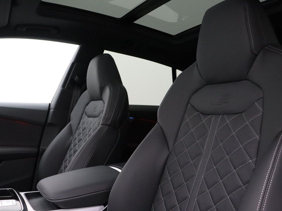 Audi Q8 Pro Line S 55 TFSI e 290 kW / 394 PK SUV 8 versn.