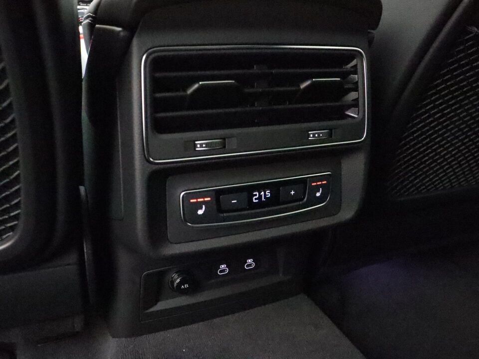 Audi Q8 Pro Line S 55 TFSI e 290 kW / 394 PK SUV 8 versn.