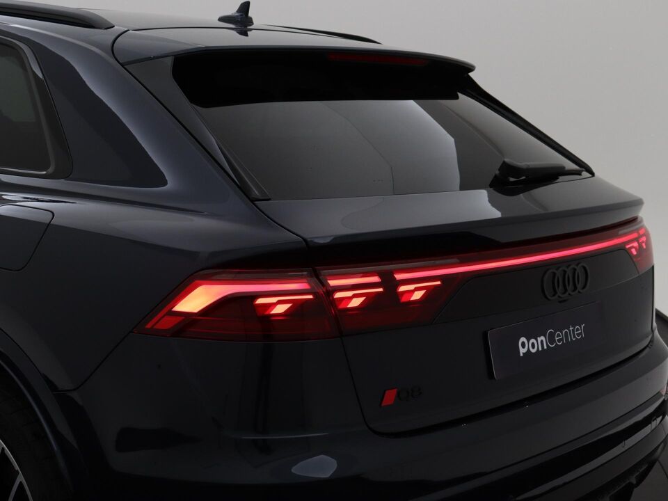 Audi Q8 Pro Line S 55 TFSI e 290 kW / 394 PK SUV 8 versn.