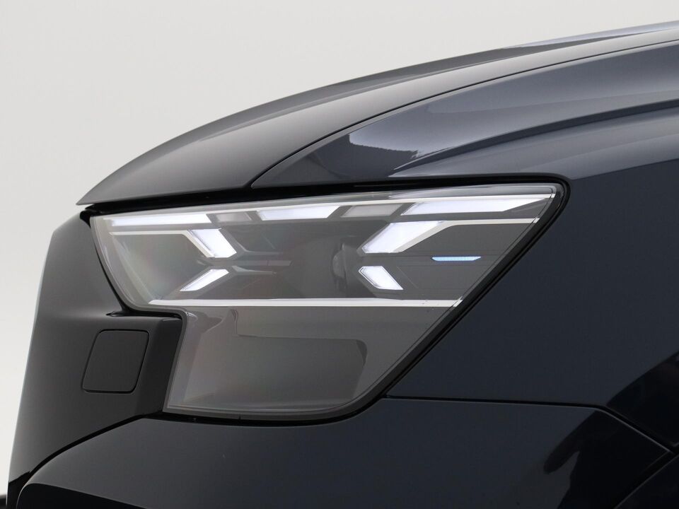 Audi Q8 Pro Line S 55 TFSI e 290 kW / 394 PK SUV 8 versn.