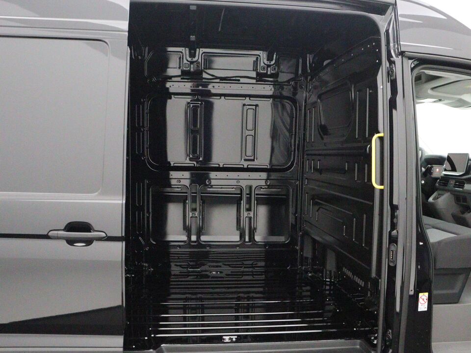VW-Bedrijfswagens Crafter Highline L3H3 2.0 TDI 130 kW / 177 pk