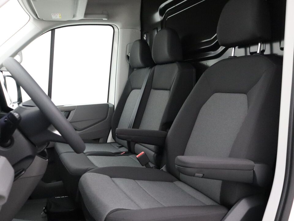 VW-Bedrijfswagens Crafter Highline L3H3 2.0 TDI 103 kW / 140 pk