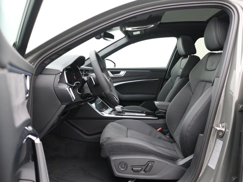 Audi A6 Avant S edition Competition 50 TFSI e 220 kW / 299 pk