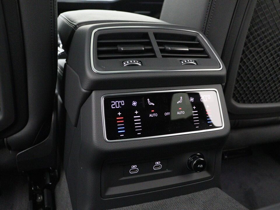 Audi A6 Avant S edition Competition 50 TFSI e 220 kW / 299 pk